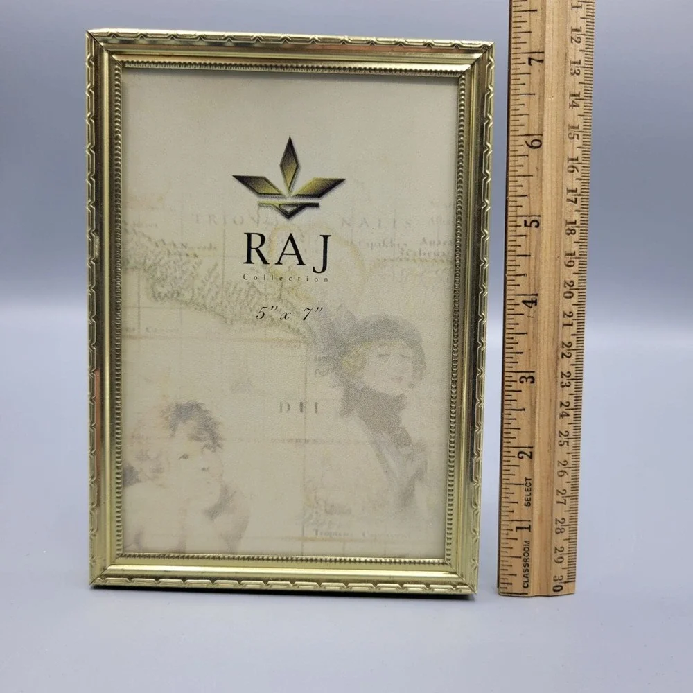 Vintage Metal Gold Tone 5x7 Raj Collection Picture Frame With Decorative Border